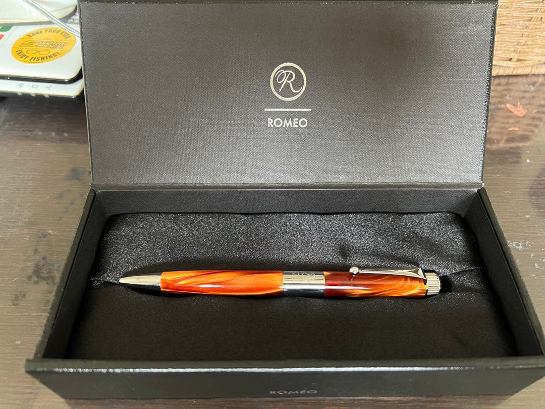伊東屋 ロメオ No.3 ボールペン 細軸 イタリアンアンバー 24時間以内