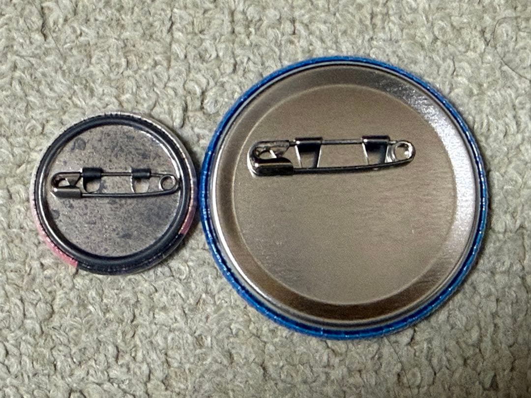 五等分の花嫁×中二病でも恋がしたい 缶バッジ2個セット - メルカリ