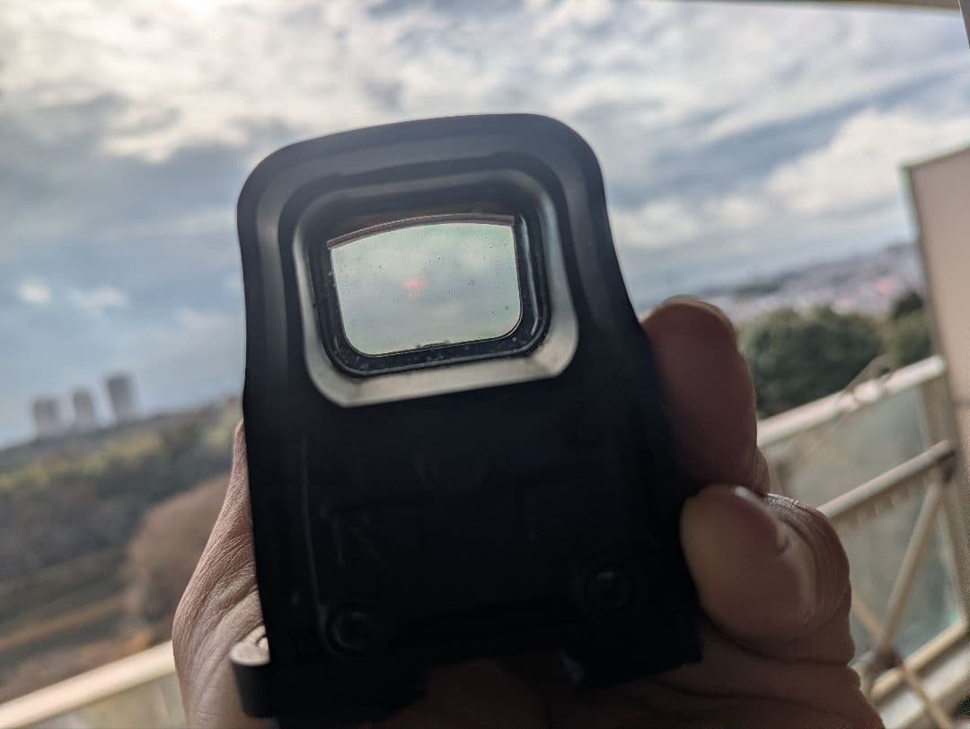 Eotech実物　赤色ドットサイト 専用ケース付き