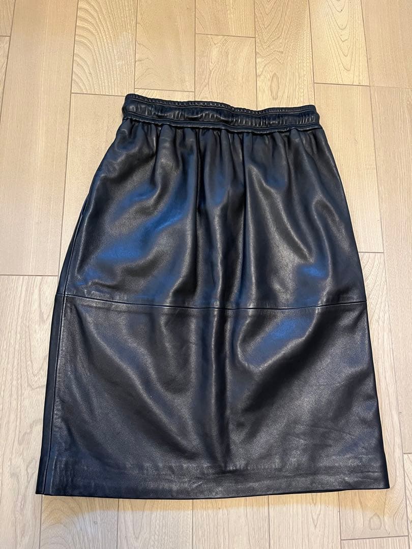 theory 21AW リアルレザー　羊革カジュアルスカート　黒　P