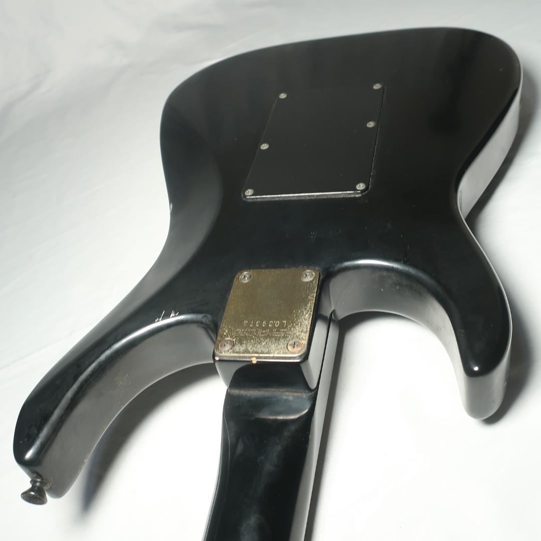 FERNANDES ギター オールブラック仕様 ボディクラッシャーブリッジ搭載