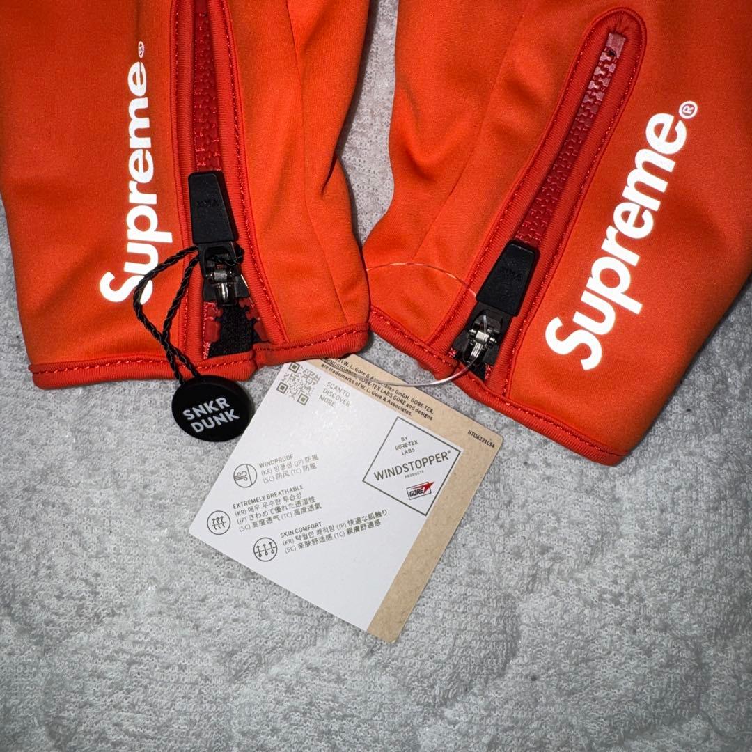 R*d様 Supreme WINDSTOPPER Zip Gloves Oran - メルカリ