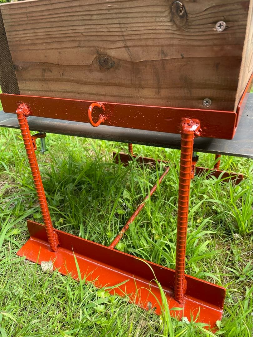 日本蜜蜂 巣箱台 338mm（赤）