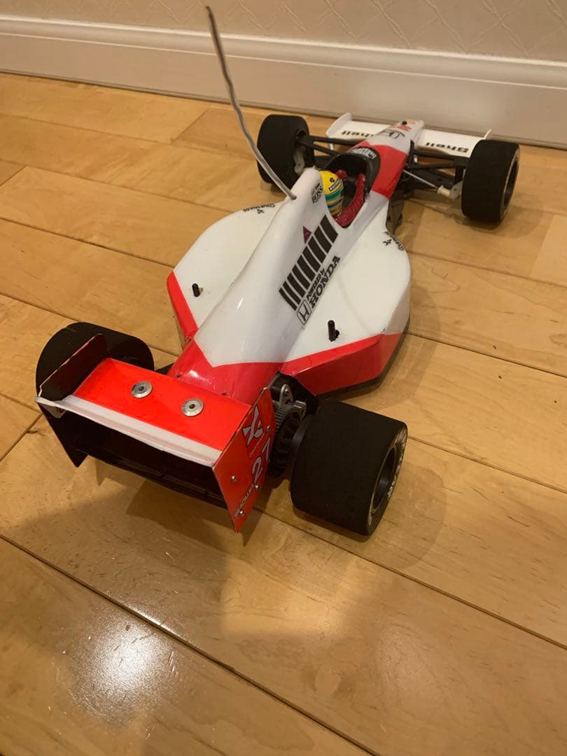 タミヤ　1/10ラジコン　マクラーレンホンダMP4/5B マールボロ