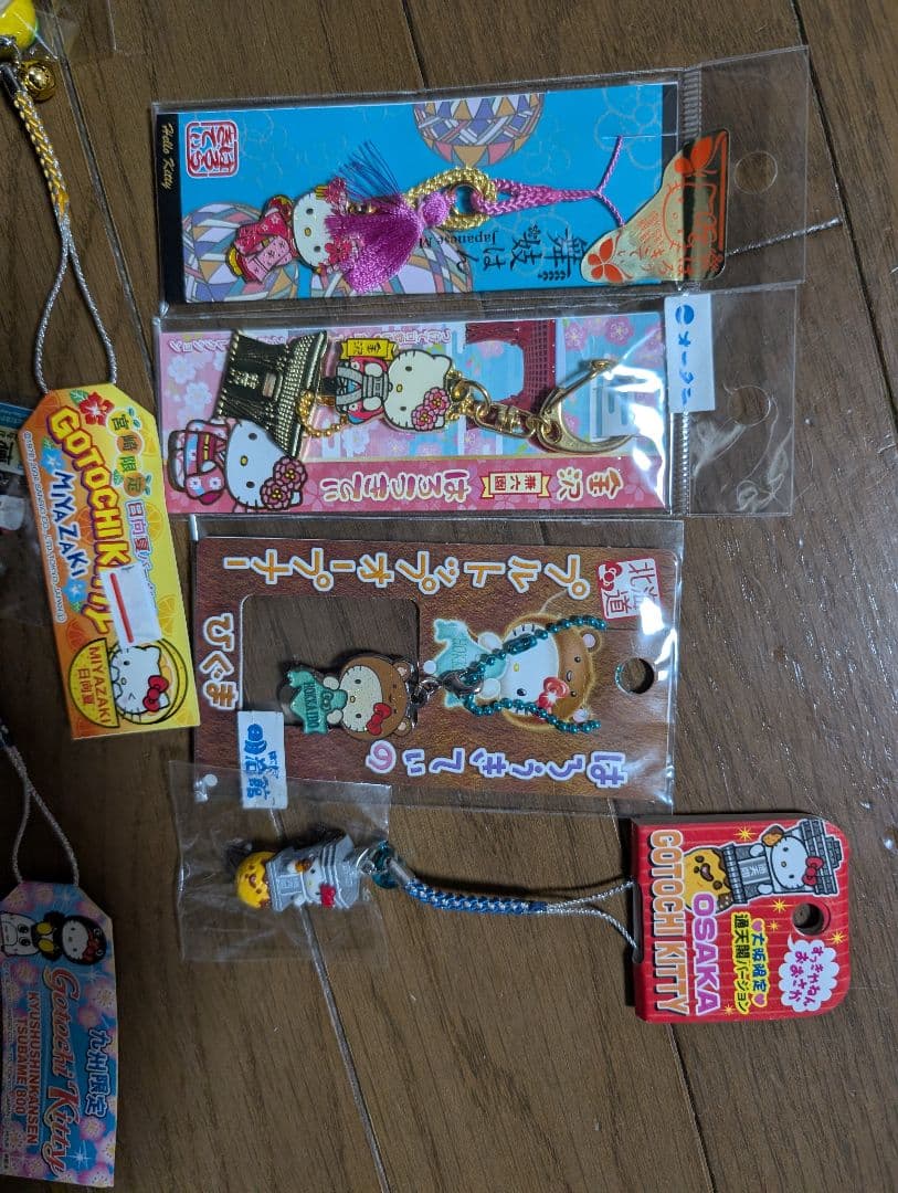 ハローキティ ご当地アクリルキーホルダー 12個セット