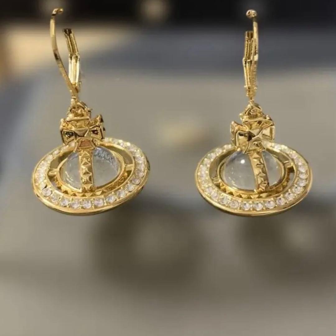 ヴィヴィアンウエストウッドPINA 3D ドロップピアス ゴールド - メルカリ