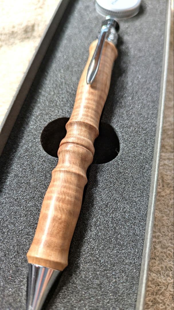 Flamberg　栃　縮み杢　木軸サンピューラ　ボールペン　専用箱付き