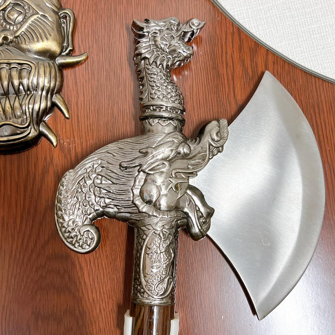 希少✨】バトルアックスの壁掛け 中世ヨーロッパ風の壁掛け 鉄製で重量
