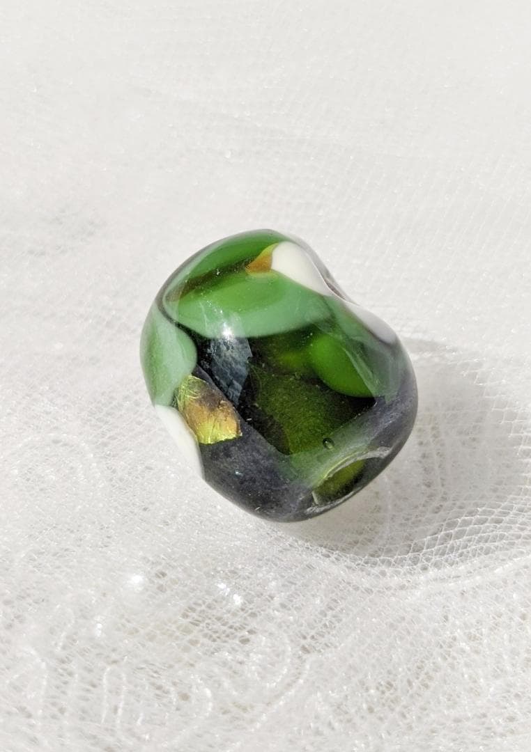 吉田正子トンボ玉（漆） ガラス玉に込めた日本画 和のこころ 癒し