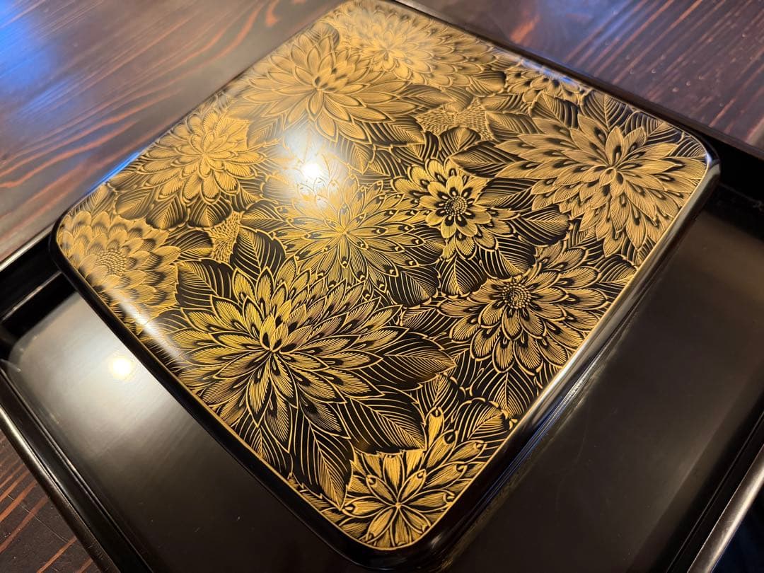 輪島塗　菊沈金彫詰 菓子器 共箱付き