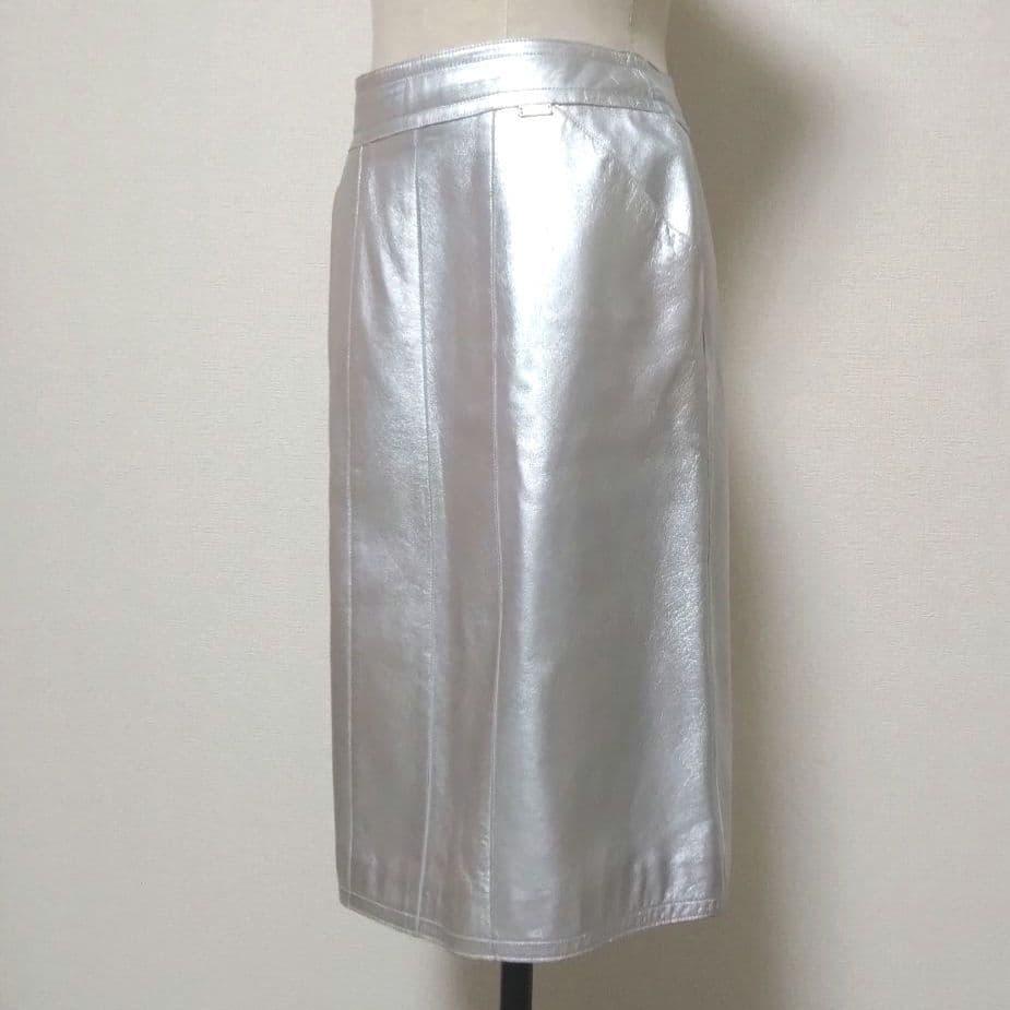 正規品 CHANEL シャネル レザースカート ラムレザー 膝丈 シルバー