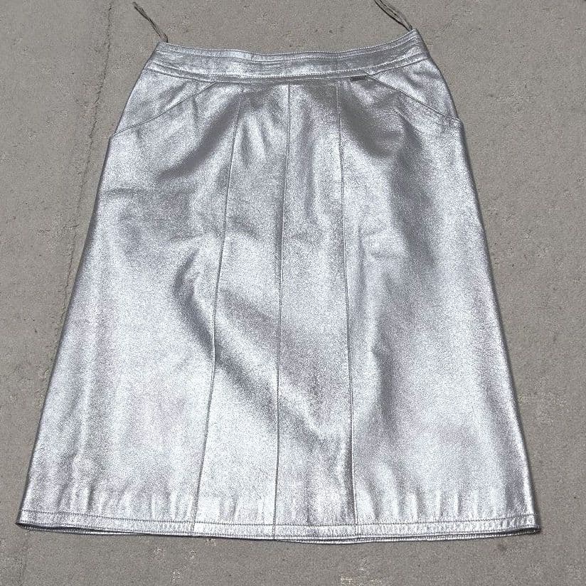 正規品 CHANEL シャネル レザースカート ラムレザー 膝丈 シルバー
