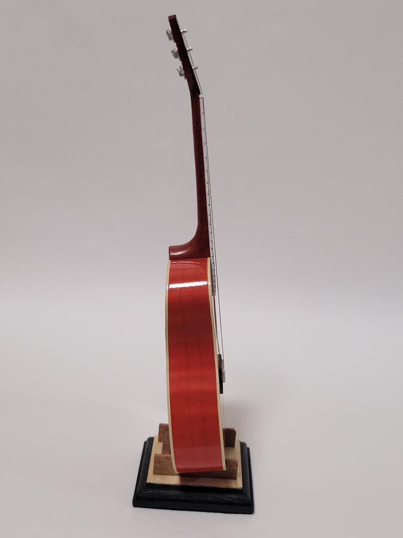 めっしー　Gibson DOVE　ミニチュアギター模型