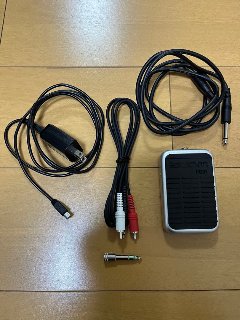 Zoom R8 マルチトラックレコーダー 32GB SDカード・ケース付き