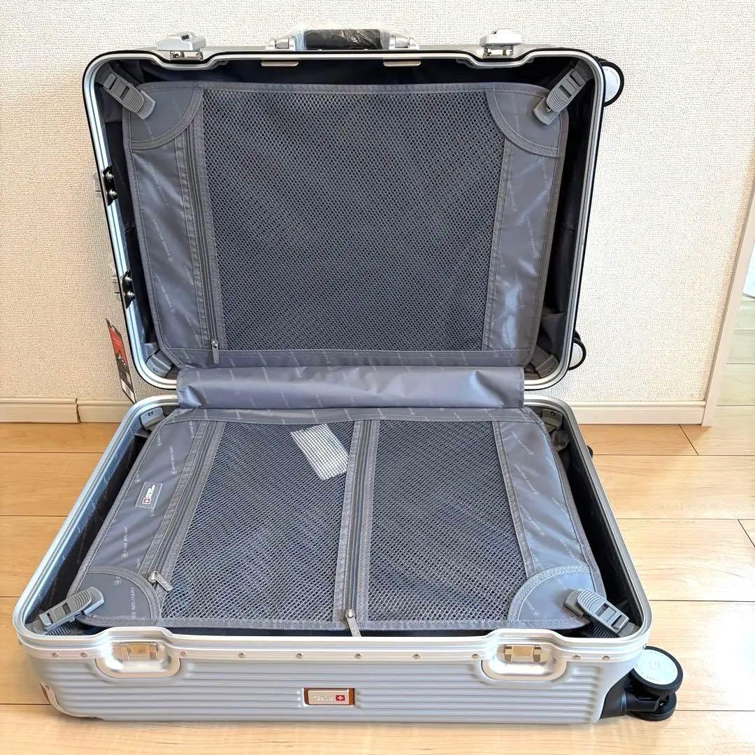 SWISS MILITARY 24IN 64L プレミアムスーツケース 64L ロゴ 航空会社