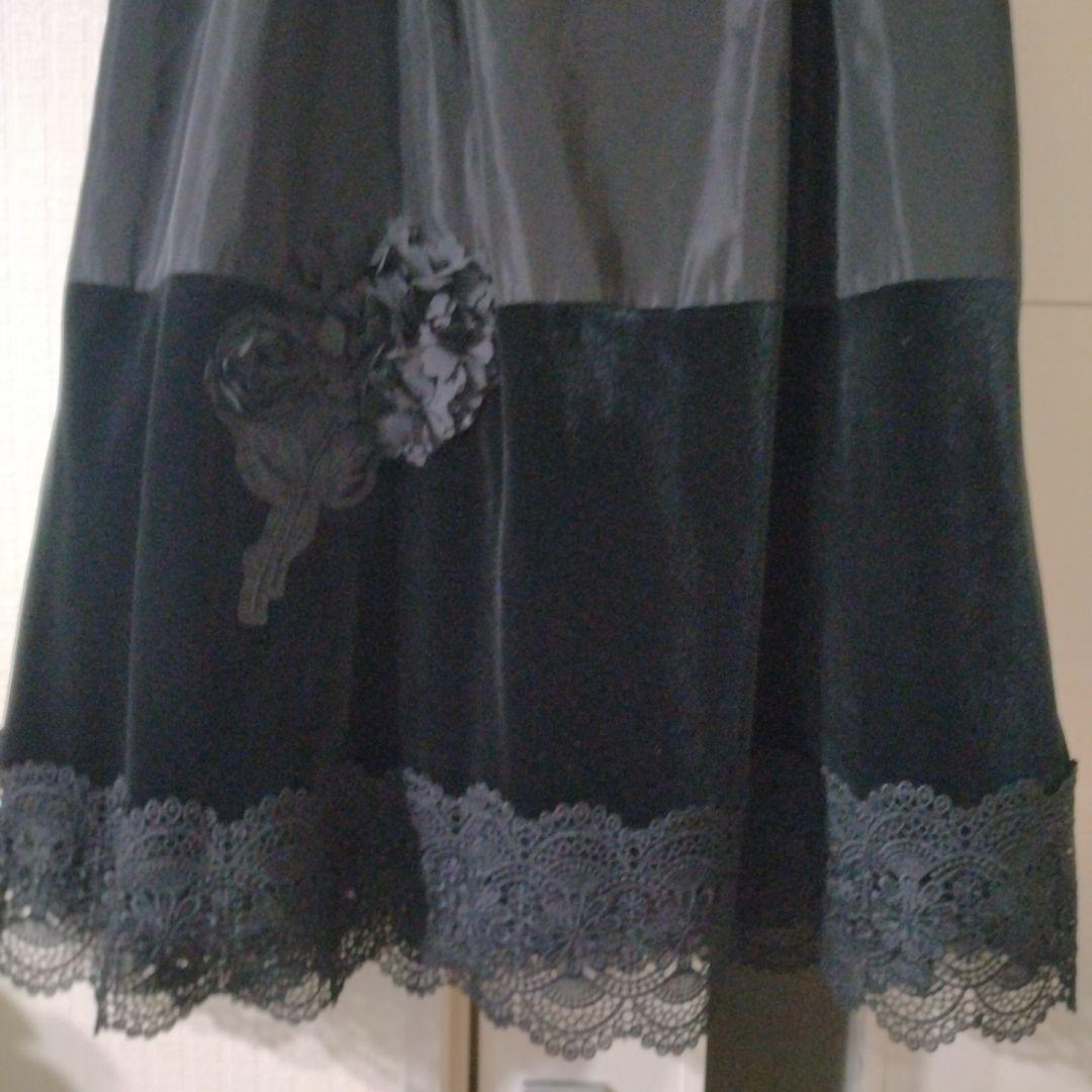 ⭐️最新作⭐️【新品】スーパービューティー裾レースベロアタフタ素材スカート44