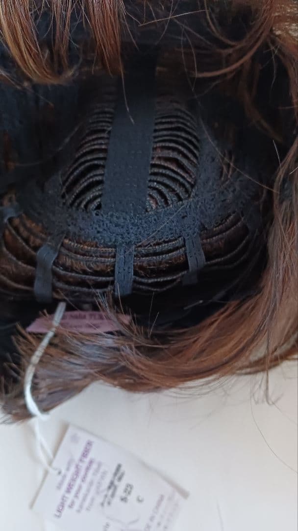 カオリナラターナーウィッグ　マッシュショートスタイル　ミックス