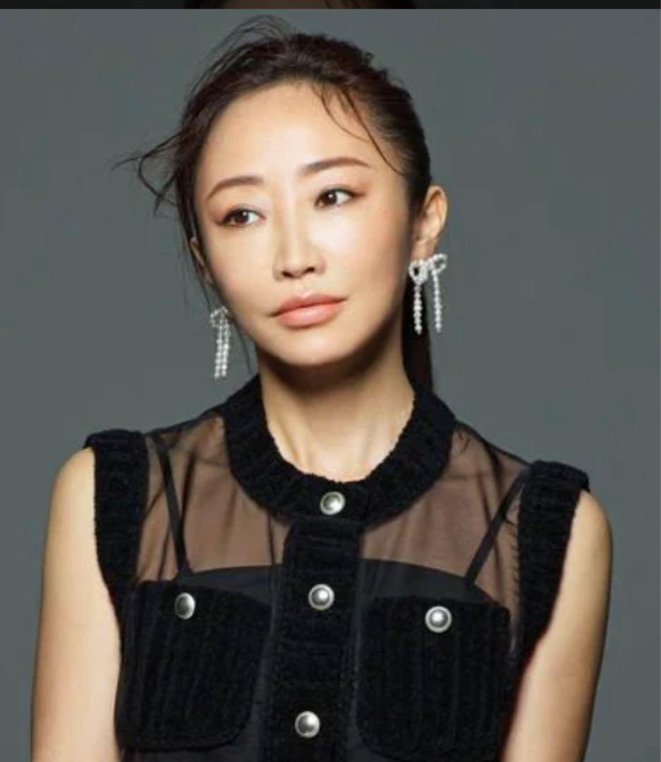 神崎恵さん着用パールリボンピアス バロック淡水ユナイテッドアローズ