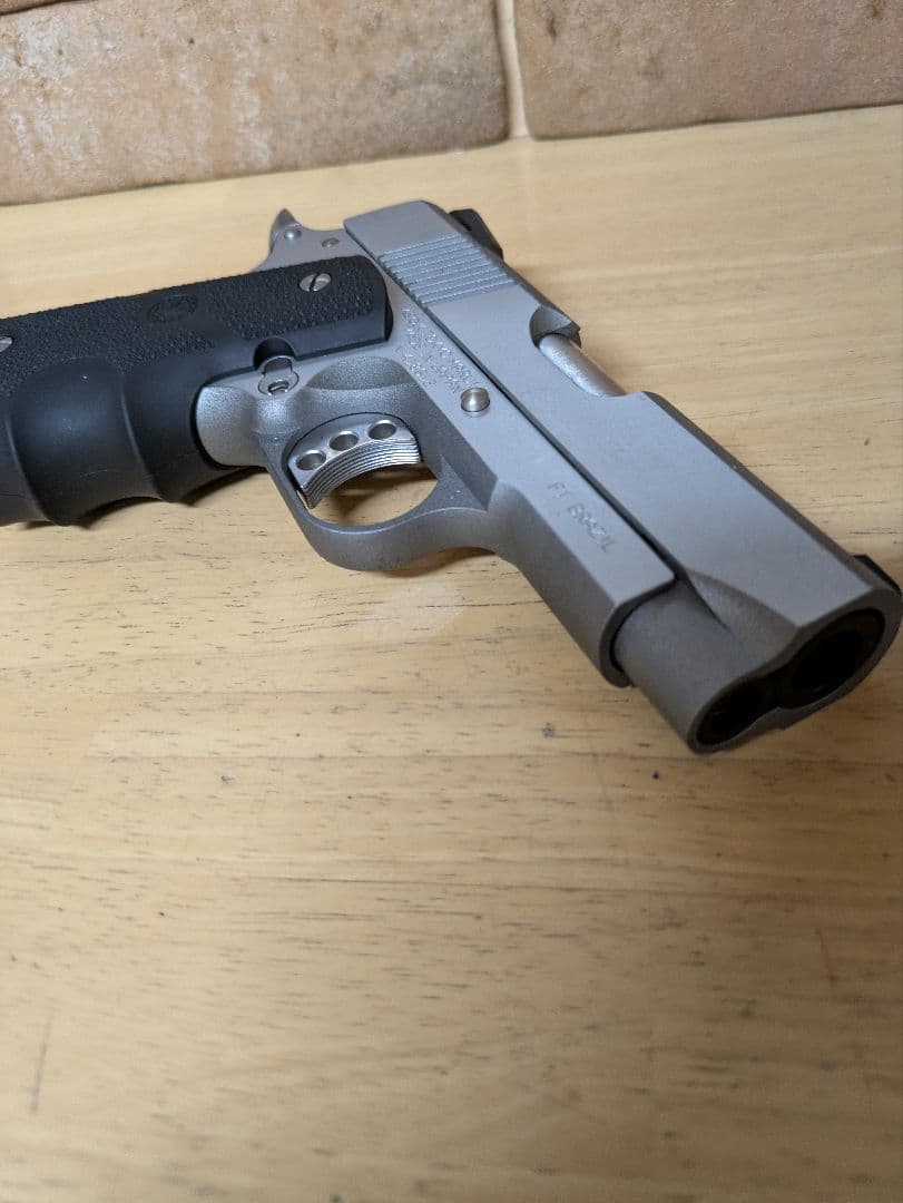 美品 訳あり 東京マルイV10 ウルトラコンパクト ガスガン トイガン