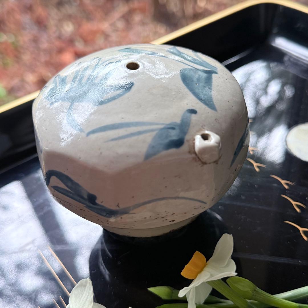 明日朝まで‼️大陸の息吹‼️書人の心 染付草花文時代染付水注 水滴一点