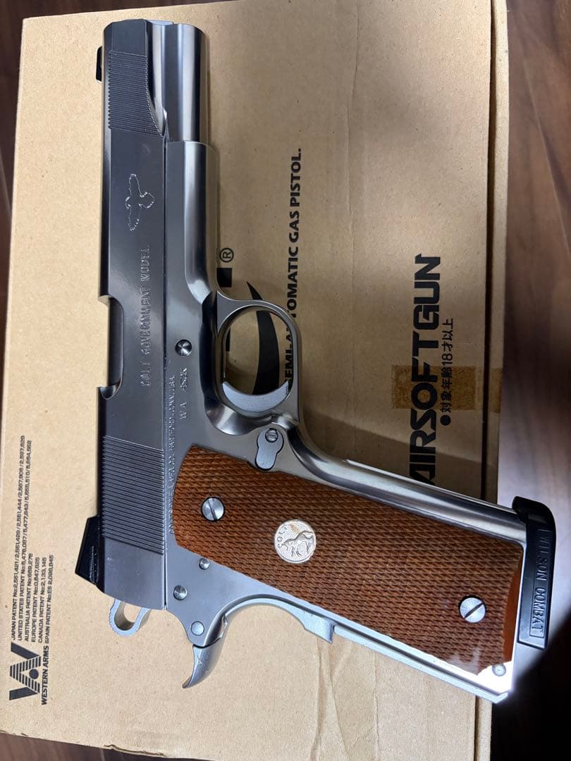 ウエスタンアームズ　ガバメント　ガスブロ　木グリ付き