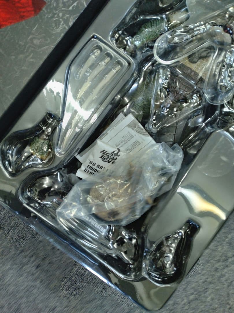 HOT TOYS ムービー マスターピースMMS137 ファルコナー プレデター