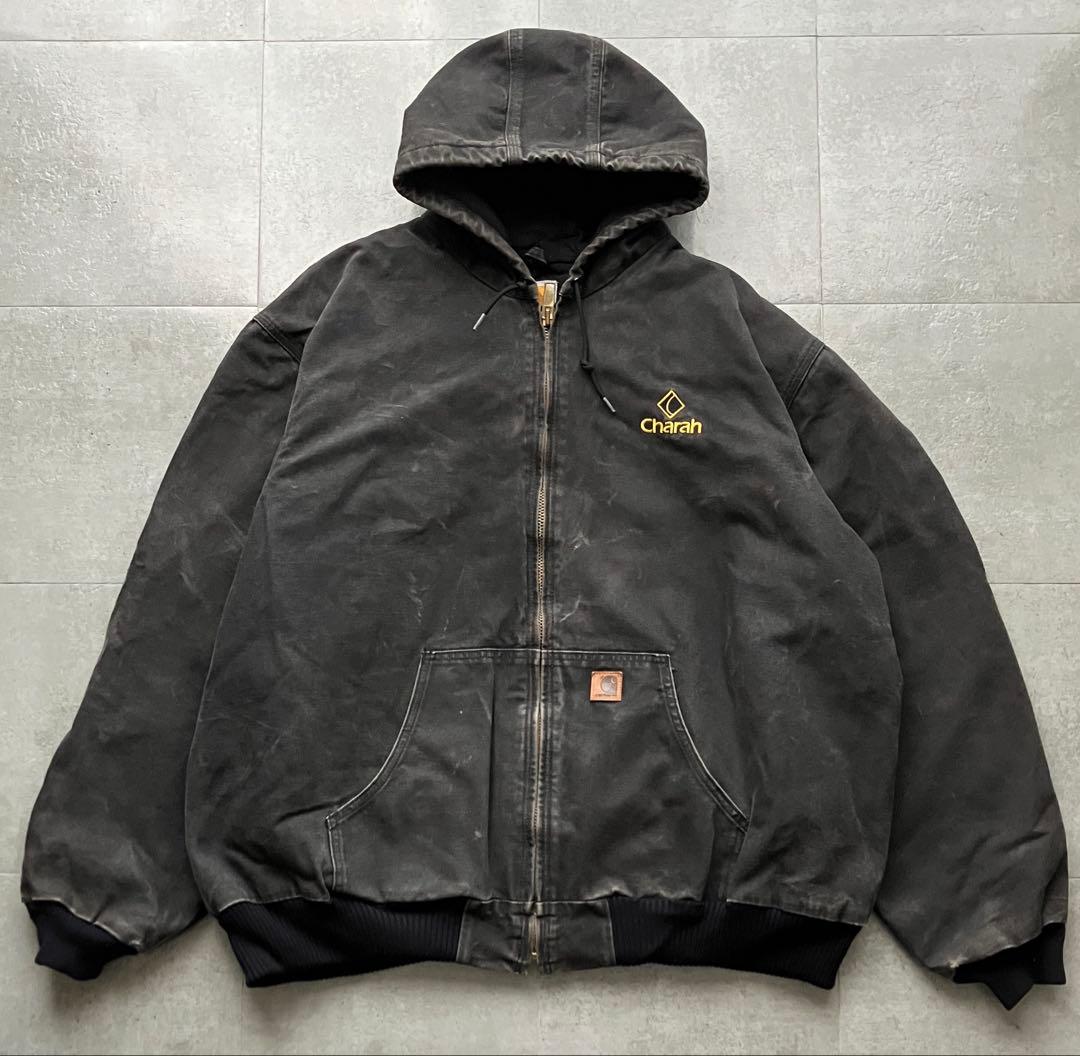 カーハートアクティブジャケットブラック企業ロゴ