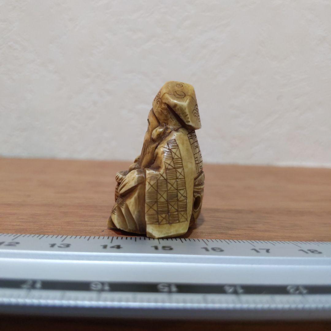 時代提物 七福神根付 天然素材 【寿老人】高さ約3.7cm 重さ約