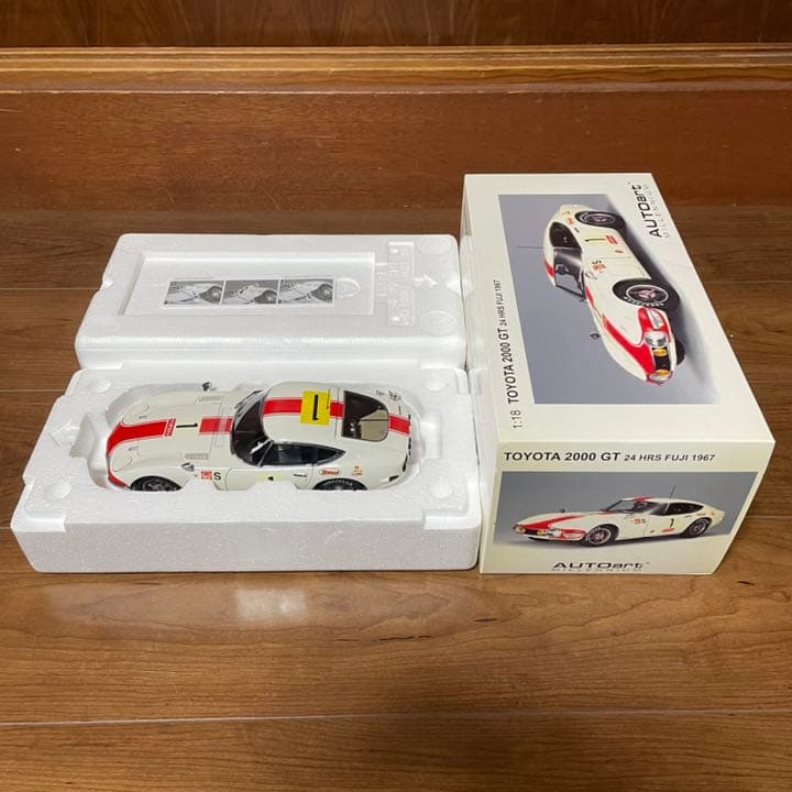 未展示品オートアート1/18トヨタ2000GT 24 HRS FUJI 1967