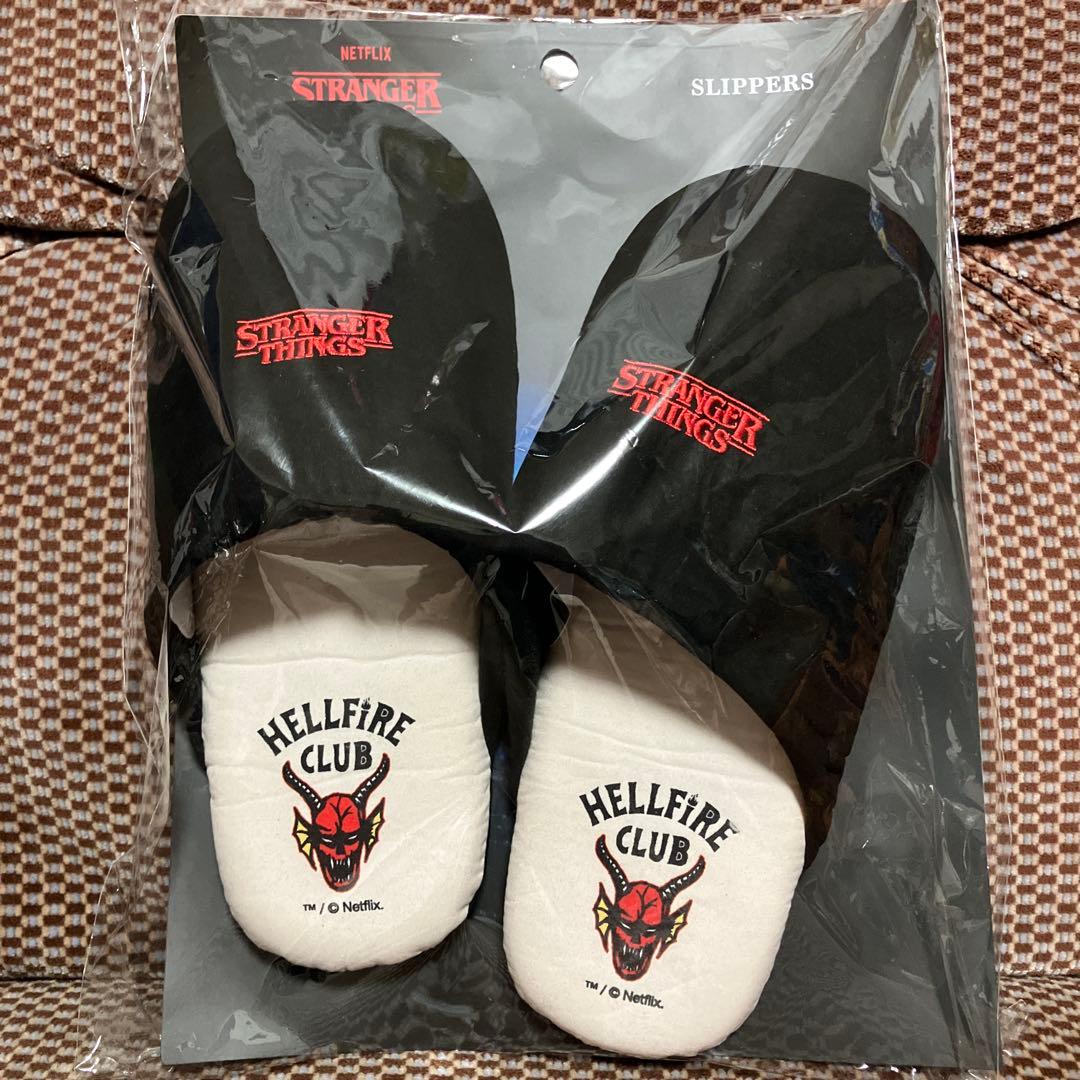 ストレンジャーシングス　スリコ スリッパ　缶バッチ　エコバッグ　他セット 16点