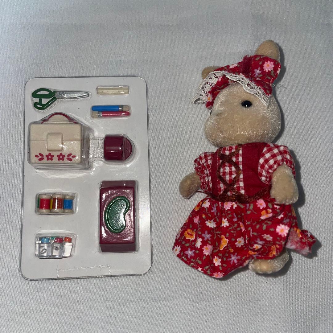 美品 アイボリーウサギさんのソーイングショップ シルバニアファミリー