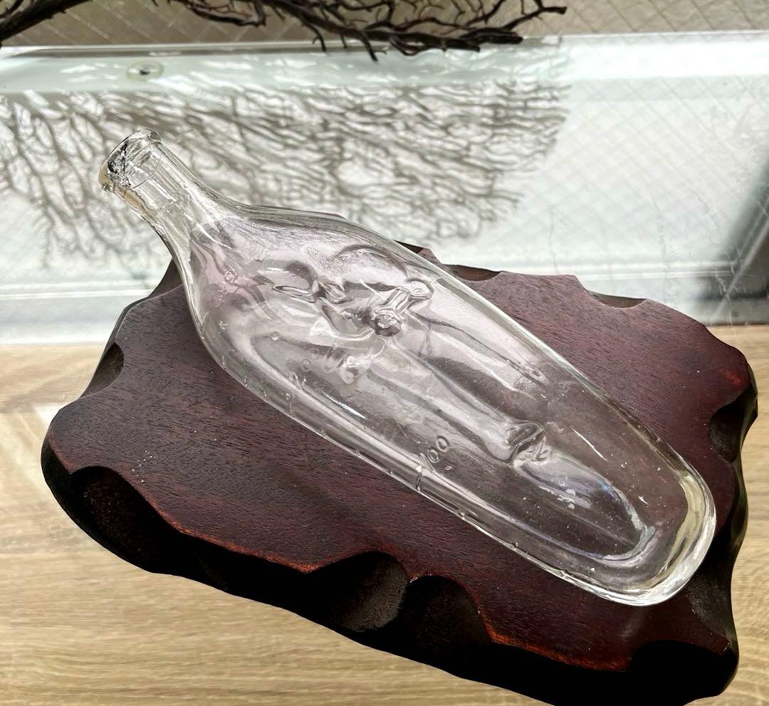 骨董 時代ガラス 希少 ウサギ哺乳瓶 ウサギ車エンボス ウランガラス