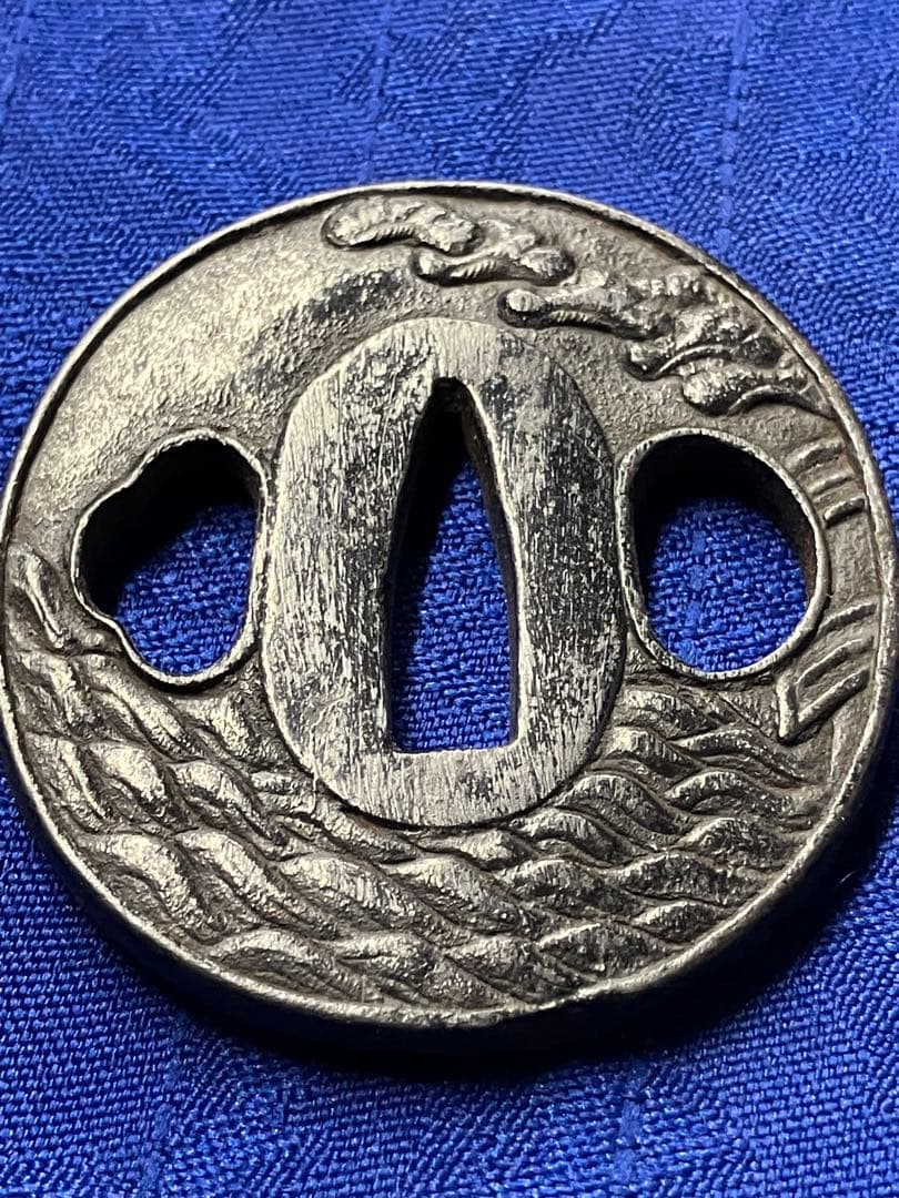 鍔　日本刀　武士　海　松　光来作　鉄鍔