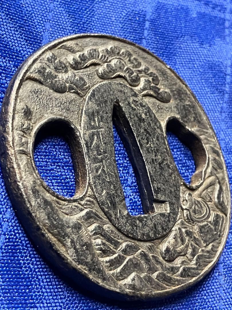 鍔　日本刀　武士　海　松　光来作　鉄鍔