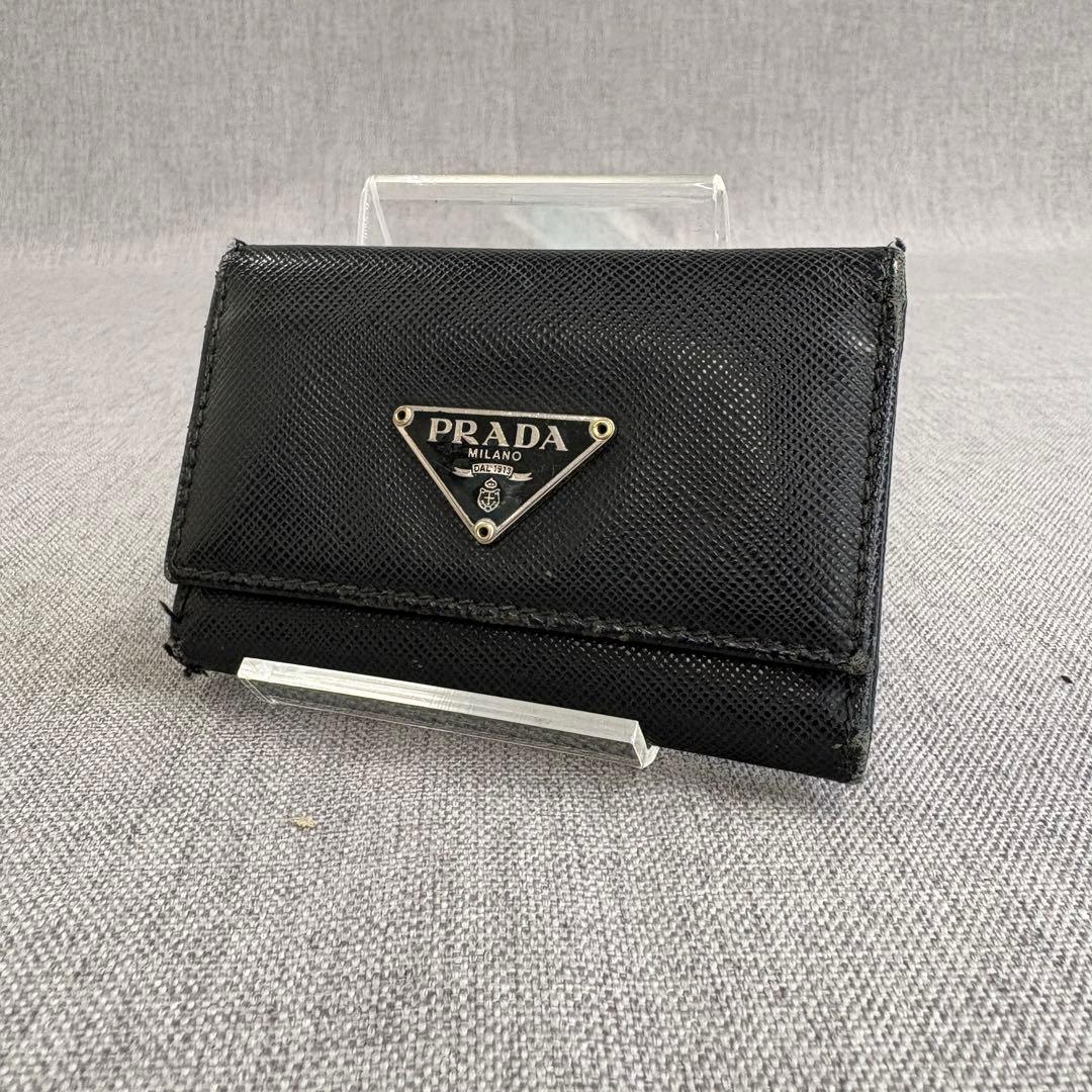 PRADA プラダ サフィアーノ 三角ロゴ キーケース ブラック - メルカリ