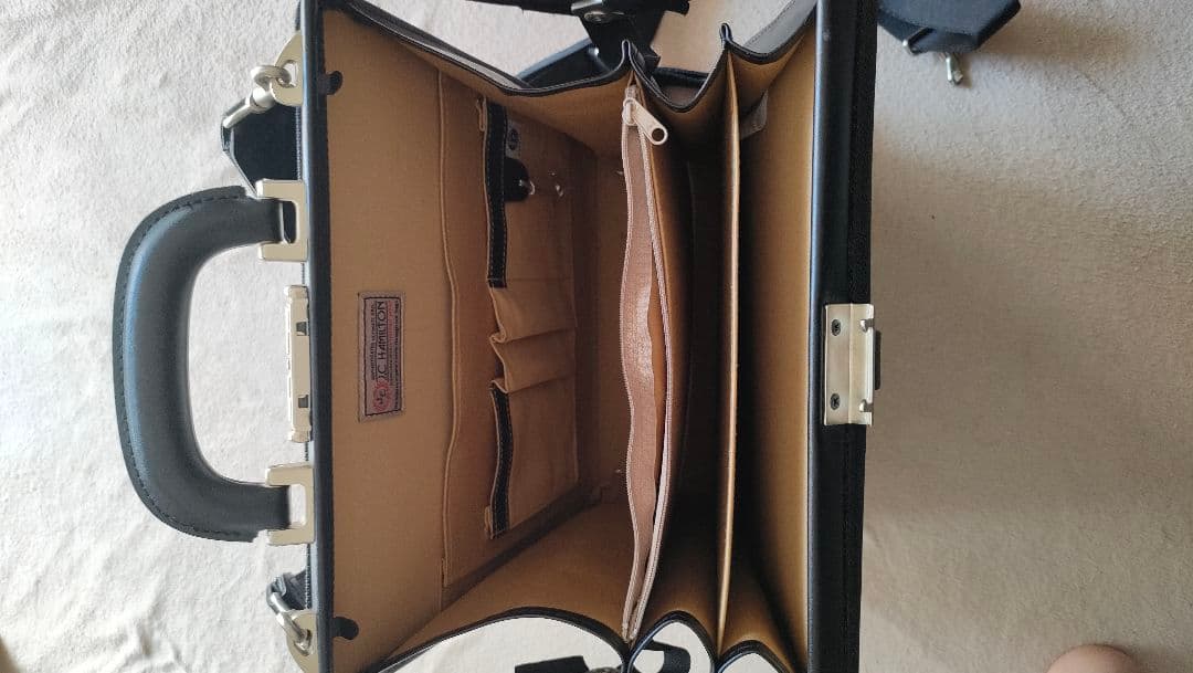 m*6様 J.C. HAMILTON ブラックビジネスバッグ