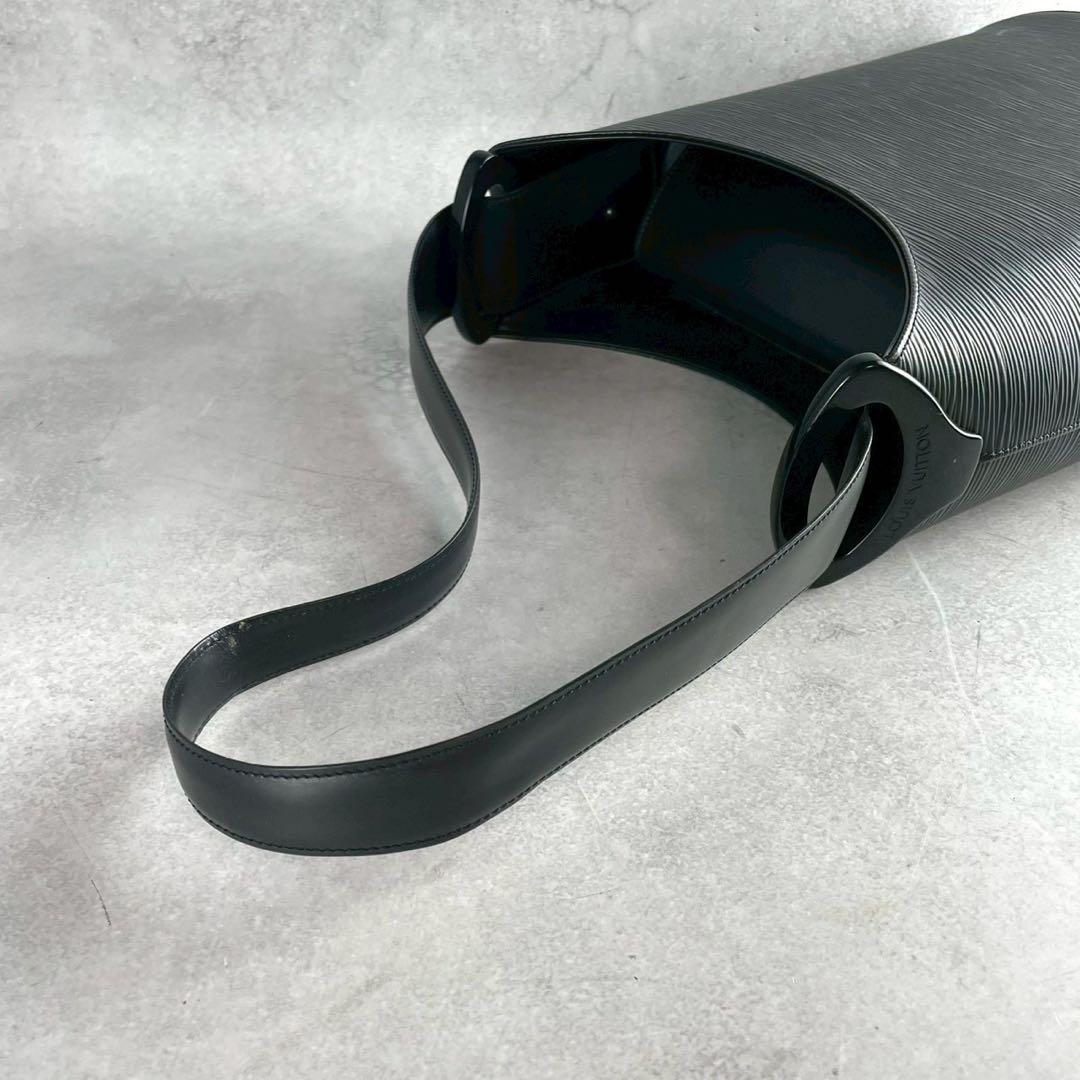 ルイヴィトン M52812 ヴェルソー ショルダーバッグ エピ ノワール レザー