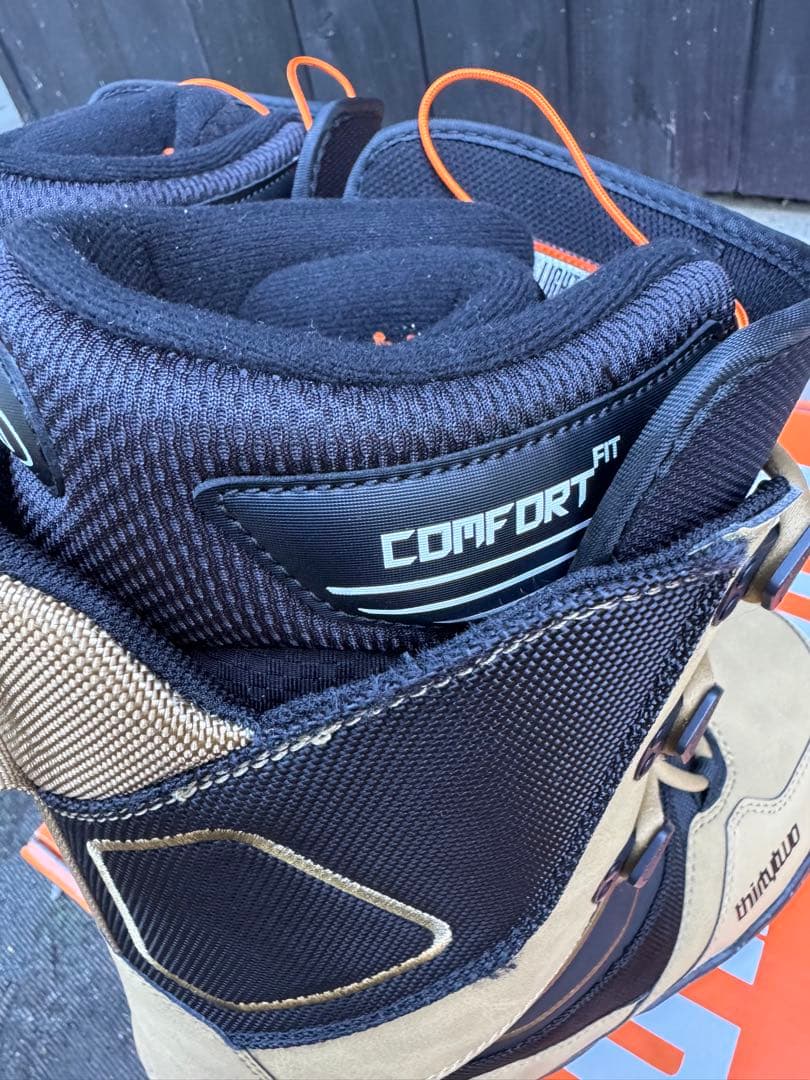 ほぼ新品 thirtytwo スノーボードブーツ JP 32