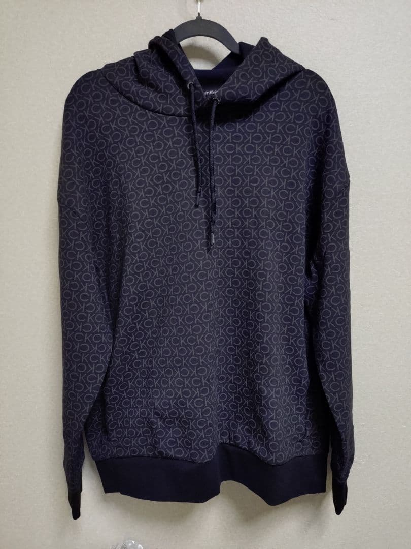   ダークグレー パーカー