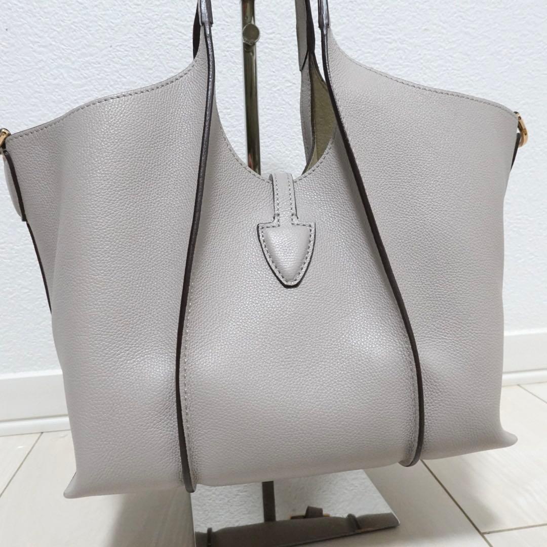 トッズ　ショッピングバッグ　ミニ　Tタイムレス　ショルダーバッグ　トート　グレー