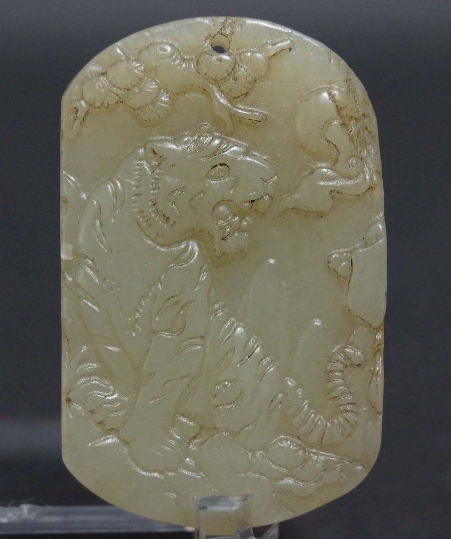 古代 和田玉(ホータン) 細工彫り『観音菩薩像』玉佩根付 緒締玉 提げ物