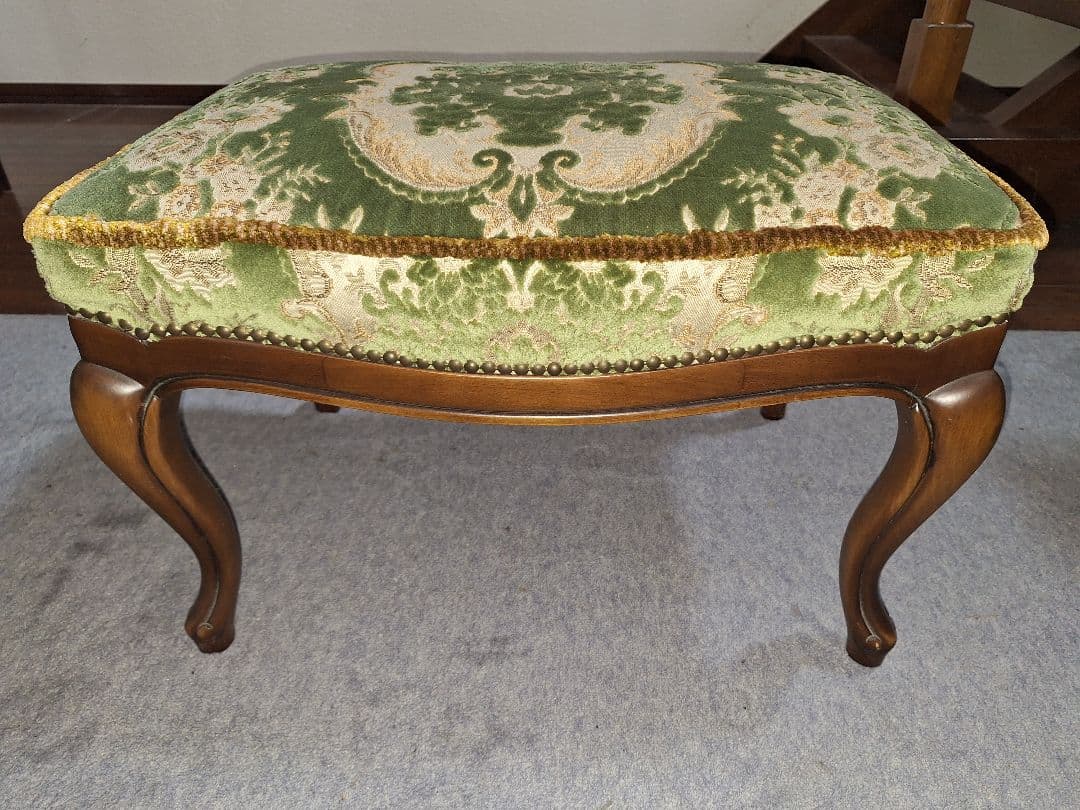 カリモク家具　domani　LouisXVシリーズ　オットマン