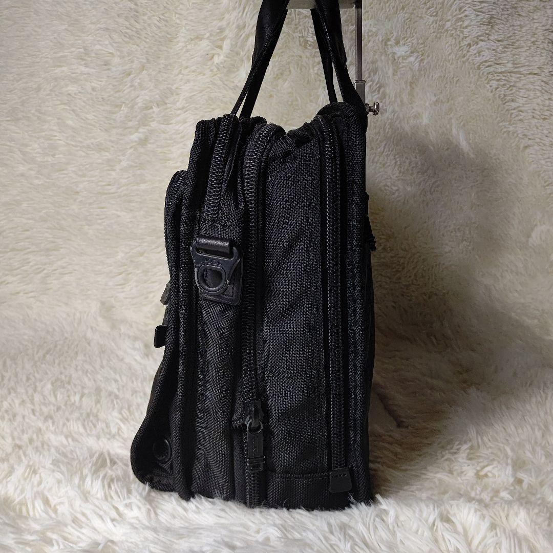TUMI　トゥミ　ビジネスバッグ　大容量　A4収納可