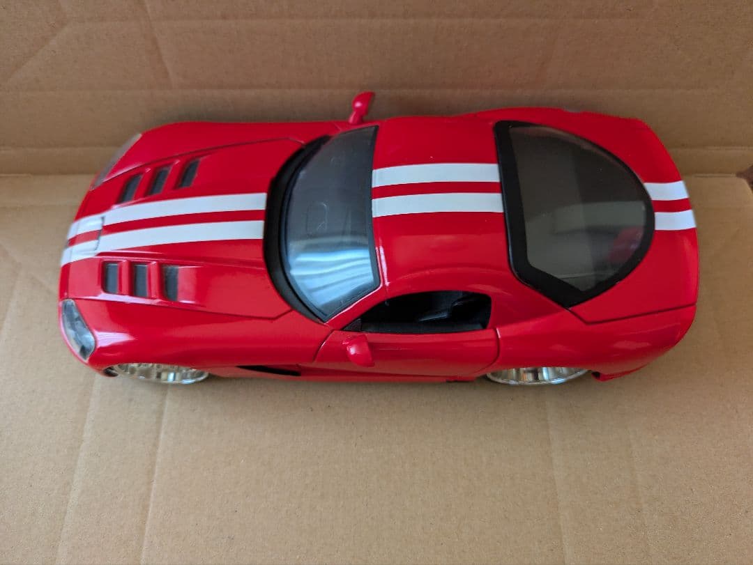 ジャダトイズ　ダッジ・バイパーSRT10　ダイキャストモデルカー　1/24