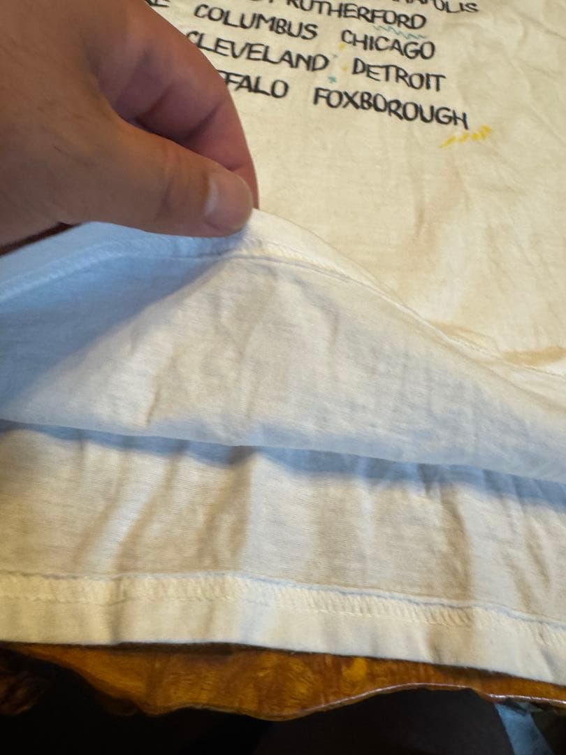 ワンダイレクションGILDAN白正規オリジナルツアーT、Mコピーライト入り