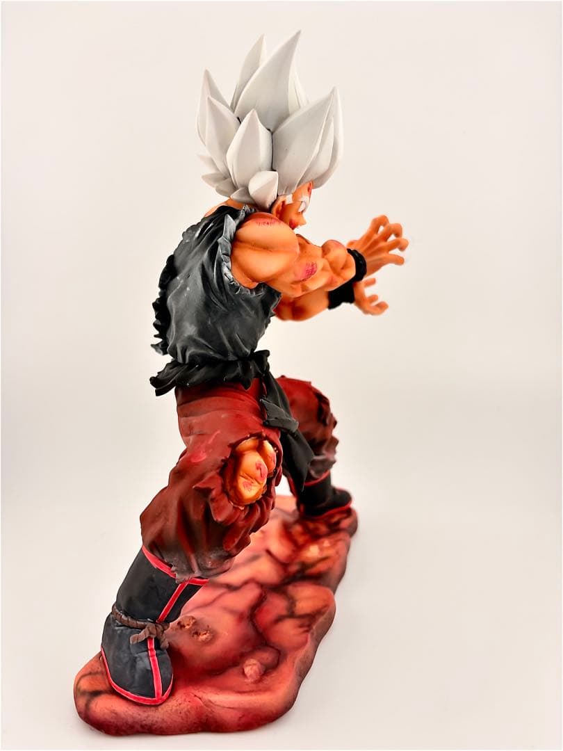 ドラゴンボール フィギュア 超サイヤ人孫悟空 リペイント 台座付き