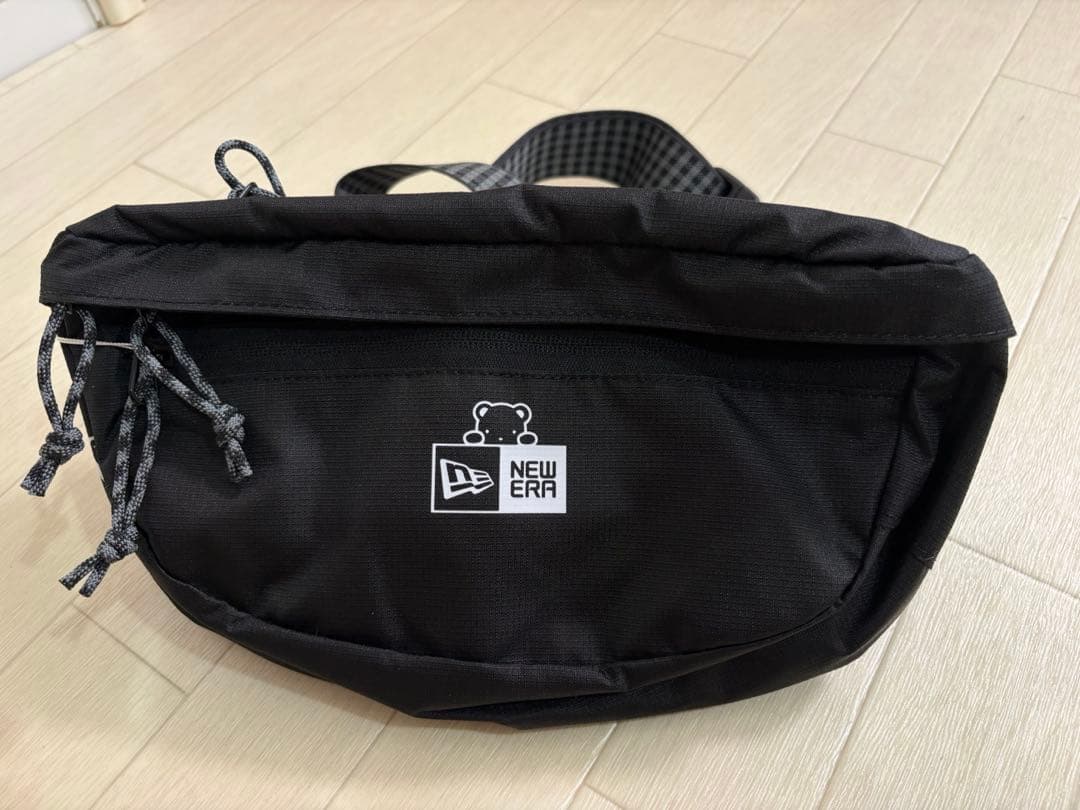 familiar NEW ERA ボディバッグ