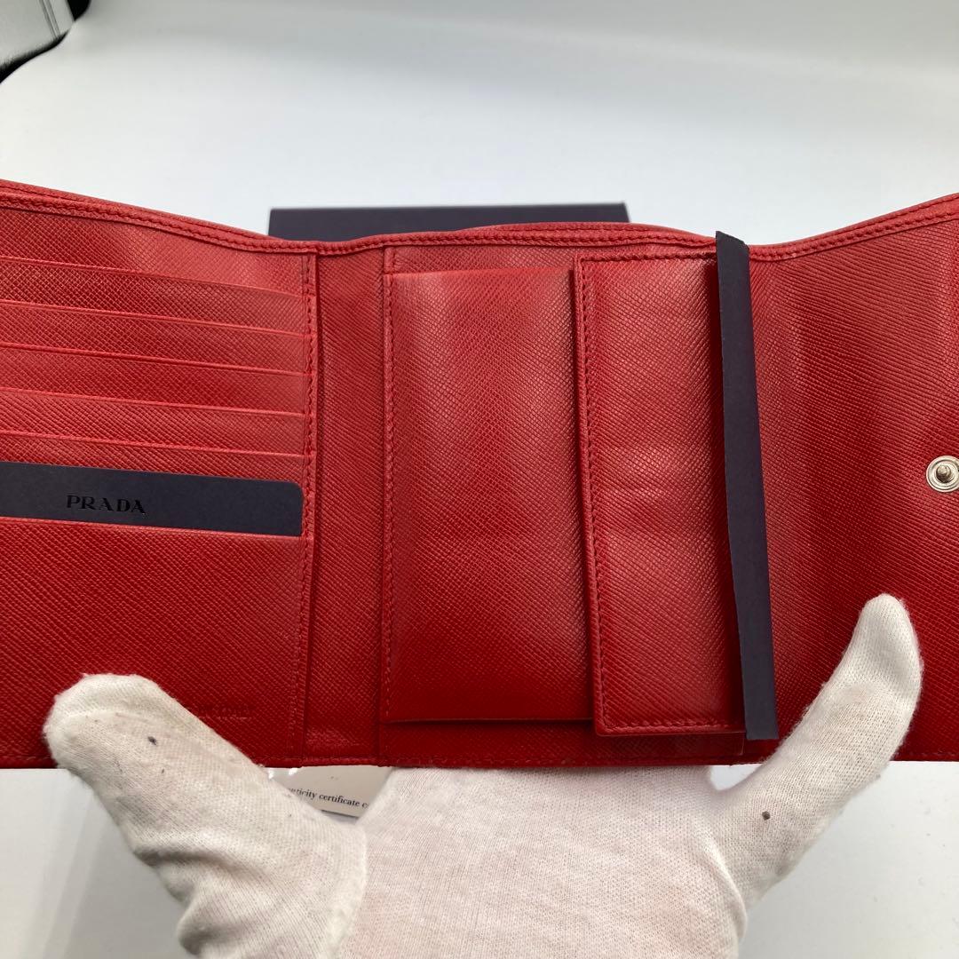 新品！ PRADA プラダ 折り財布 レッド 付属品完備 13A