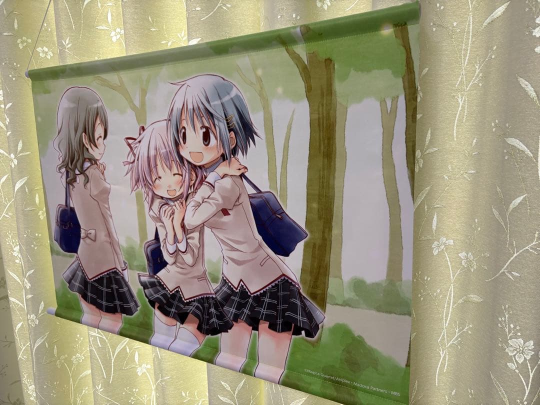 魔法少女まどか☆マギカ 蒼樹うめ展 タペストリー まどか さやか 仁美 杏子
