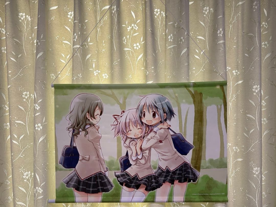魔法少女まどか☆マギカ 蒼樹うめ展 タペストリー まどか さやか 仁美 杏子